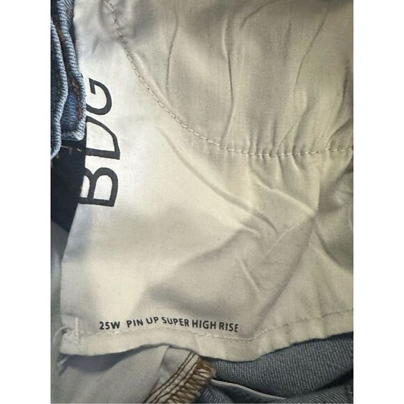 BDG Pinup Super High Rise Light Wash Shorts Size 25 - Picture 5 of 9